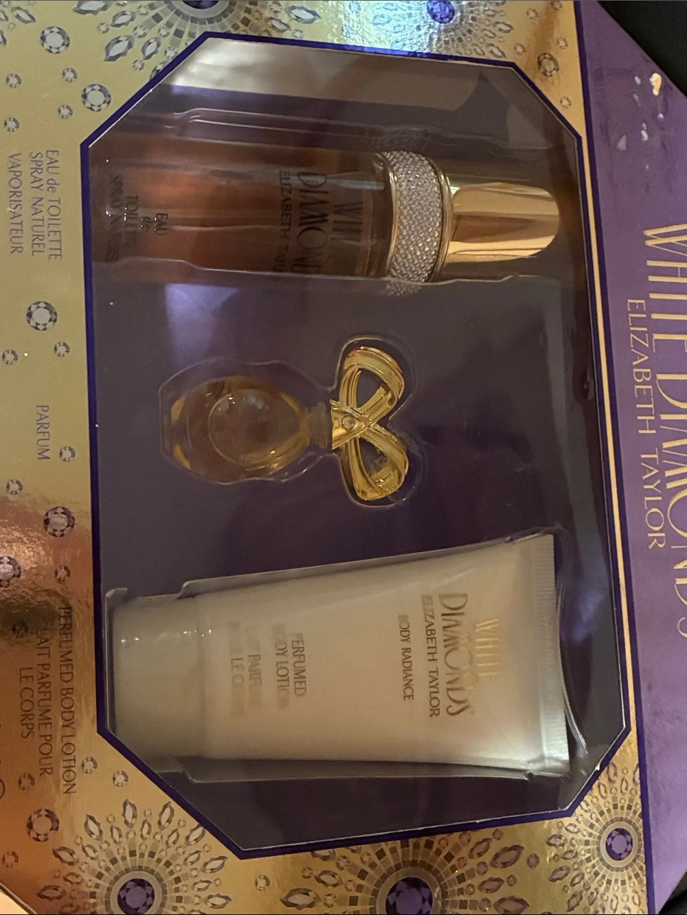 White Diamonds by Elizabeth Taylor Bath & Body Gift Set in Purple and Gold
